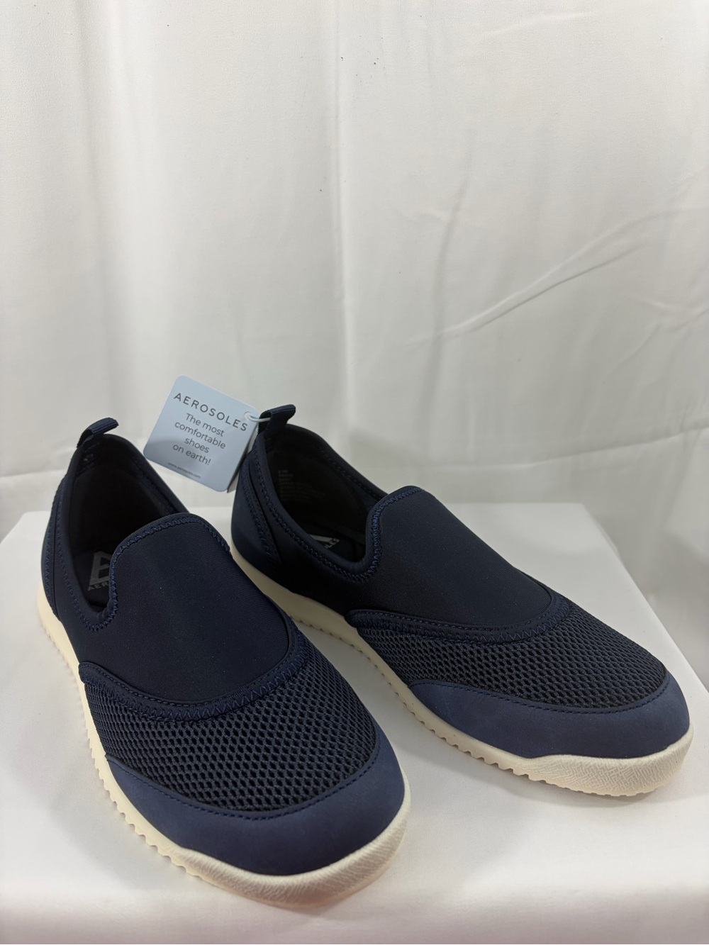 NWT Aerosoles Women’s Size 8.5 Navy Blue Slip-On Sneakers